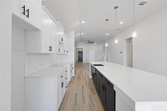 Building Photo - Elsinore Drive, Arcola, TX 77583 - 4 BR 3 BA single-family home