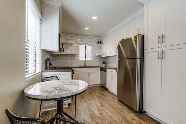 Interior Photo - C30