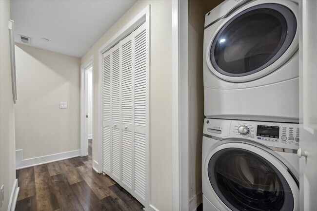 Building Photo - 1804 W Berks St