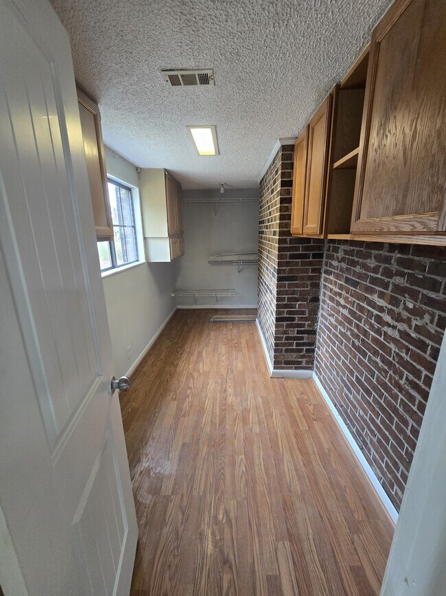 Building Photo - 1307 Point Peter Rd