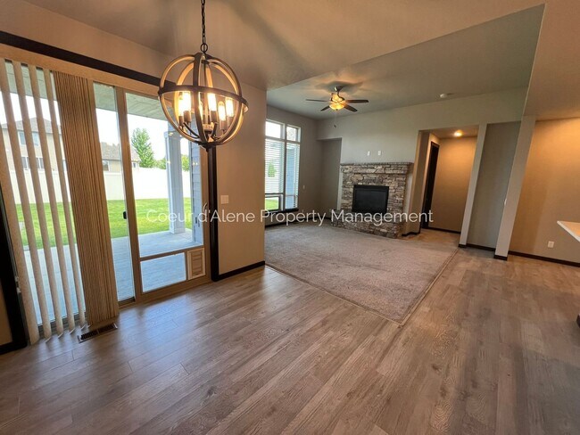Building Photo - 3 bed House in The Trails!!