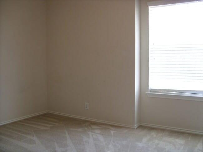 Building Photo - Beautiful home near Randolph AFB