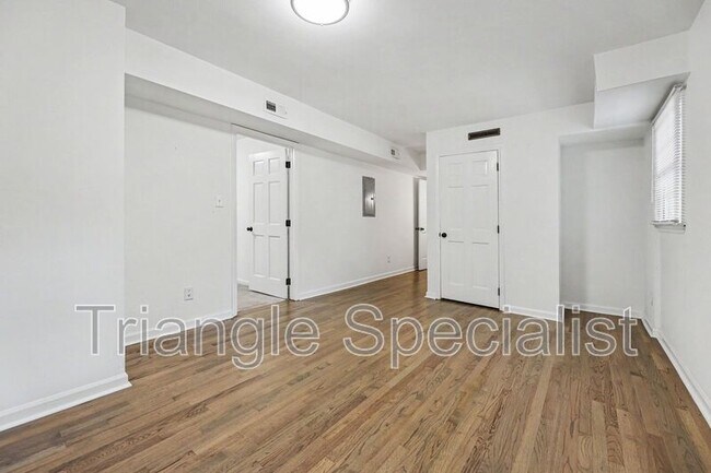 Building Photo - 1012 Askham Dr