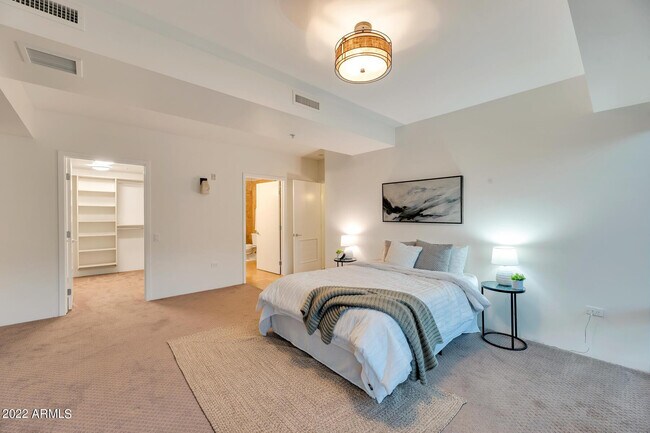 Building Photo - 7161 E Rancho Vista Dr