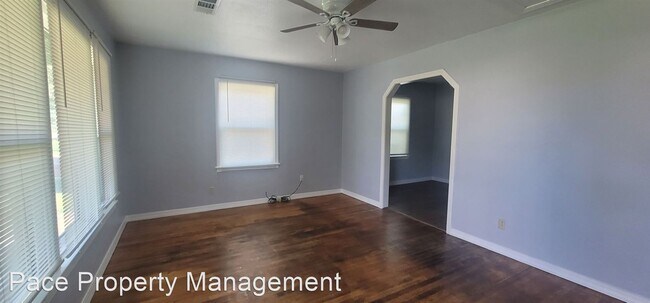 Building Photo - 2 br, 1 bath House - 1302 North Lincoln St...