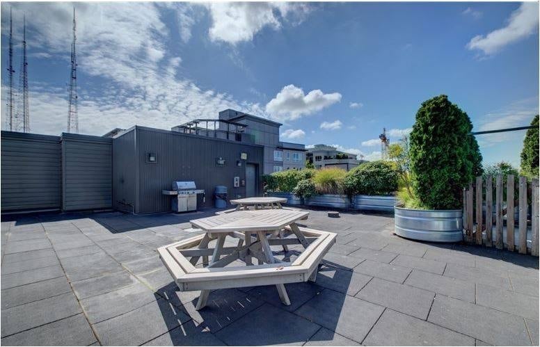 Building Photo - 1420 E Pine St