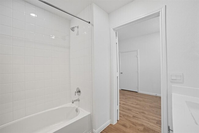 Building Photo - 445 Mustang Dr