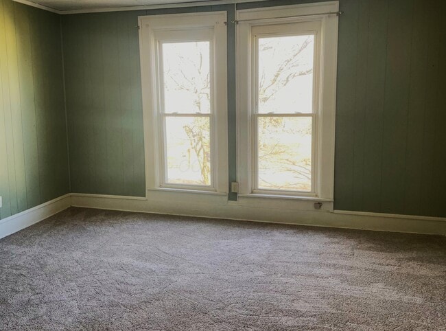 Building Photo - 650 1/2 Chestnut St