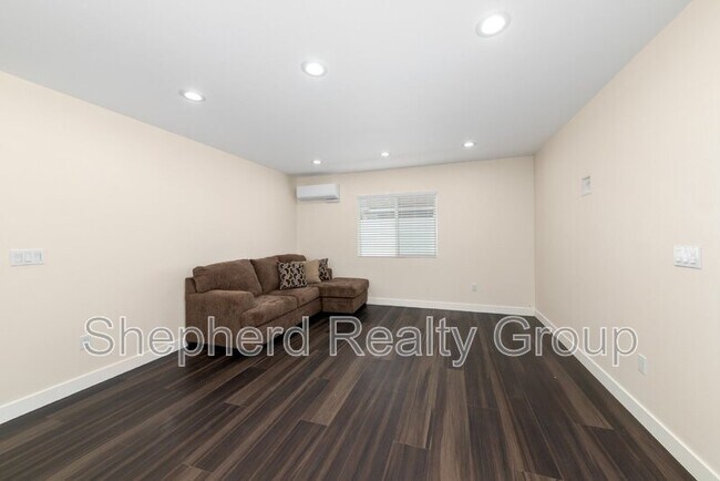 Building Photo - 130 N Lark Ellen Ave