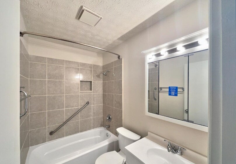 Building Photo - 717 Cleveland Ave