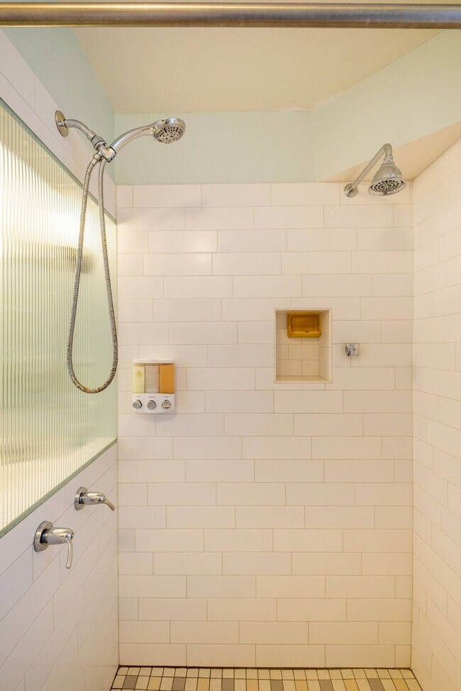 Building Photo - 3270 Cedar St