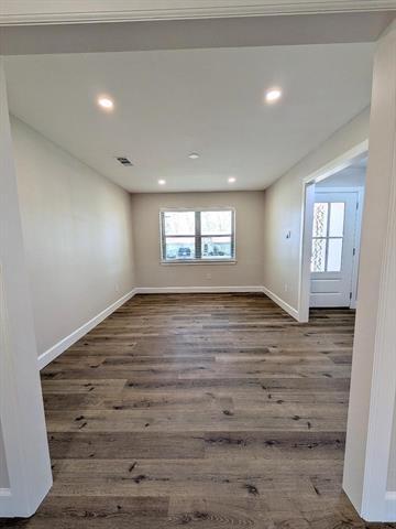 Building Photo - 1105 Sherwood Dr