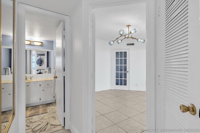 Building Photo - 1340 S Ocean Blvd
