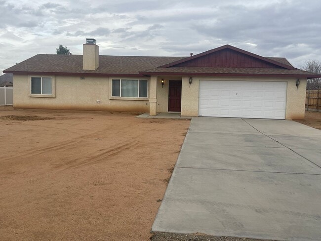 Building Photo - Apple Valley Home- 3 Bedrooms, 2 Bathrooms...