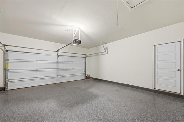 Building Photo - 940 Azure Ln