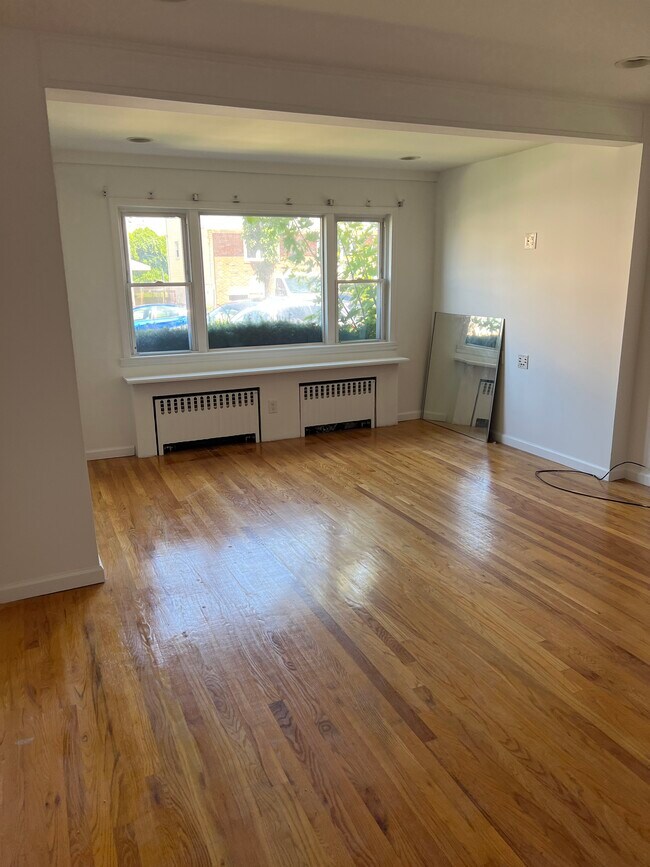 Building Photo - 42 W Ruby Ave