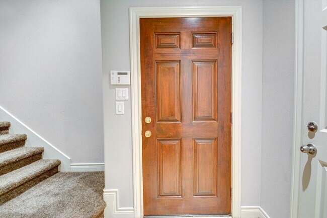 Building Photo - 3 Story home in private gated community!