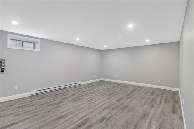 Building Photo - 53 River Run