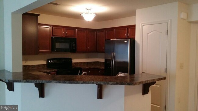Building Photo - 111 Stonecrest Ln