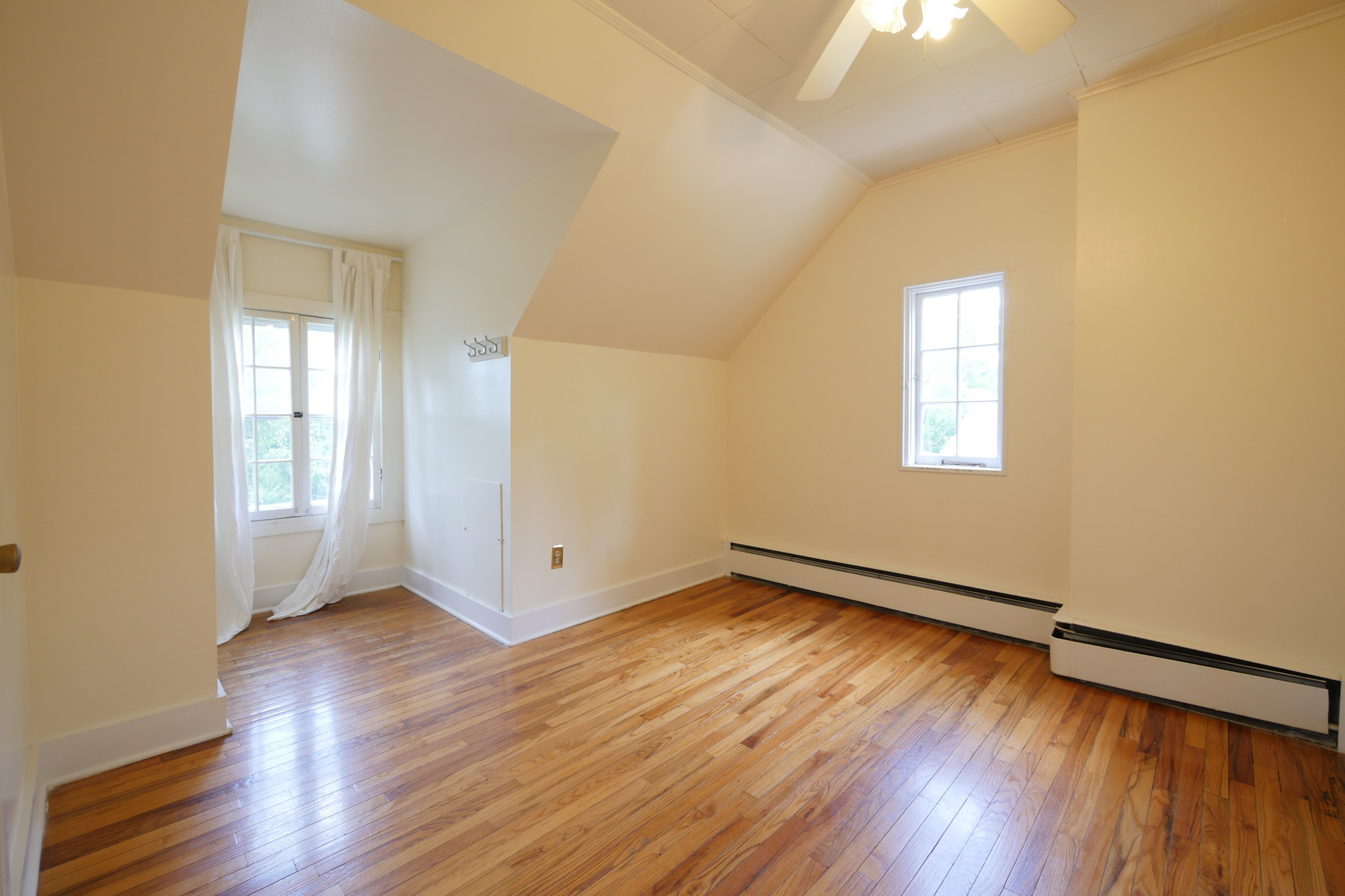 Master bedroom - 723 W South St