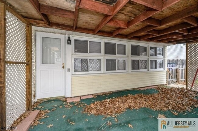 Building Photo - 118 Colonia Blvd