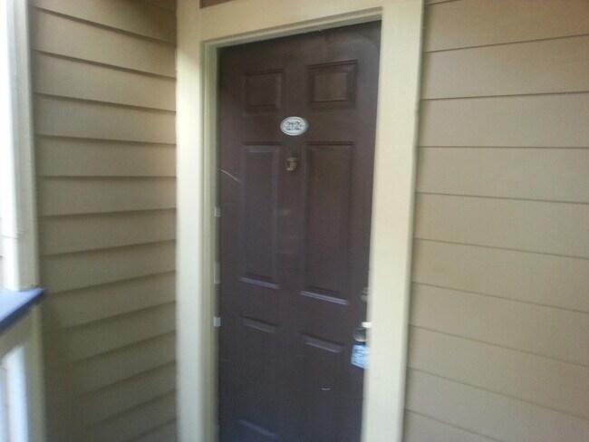 2/1 Windsor at Sabal: Available today - 2/1 Windsor at Sabal: Available  today