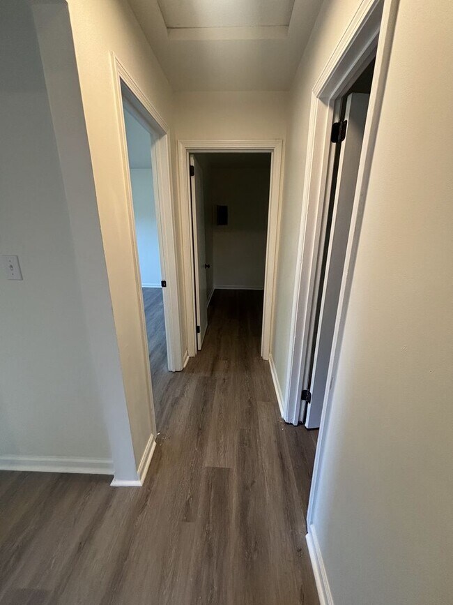 Building Photo - Fully Remodeled 3 Bed 2 bath