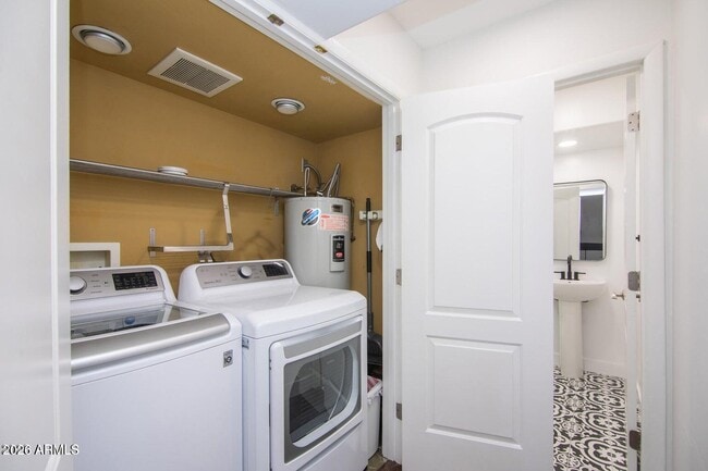 Building Photo - 5621 N 79th St