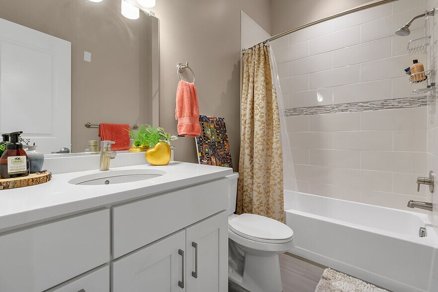 Building Photo - 251 Main St