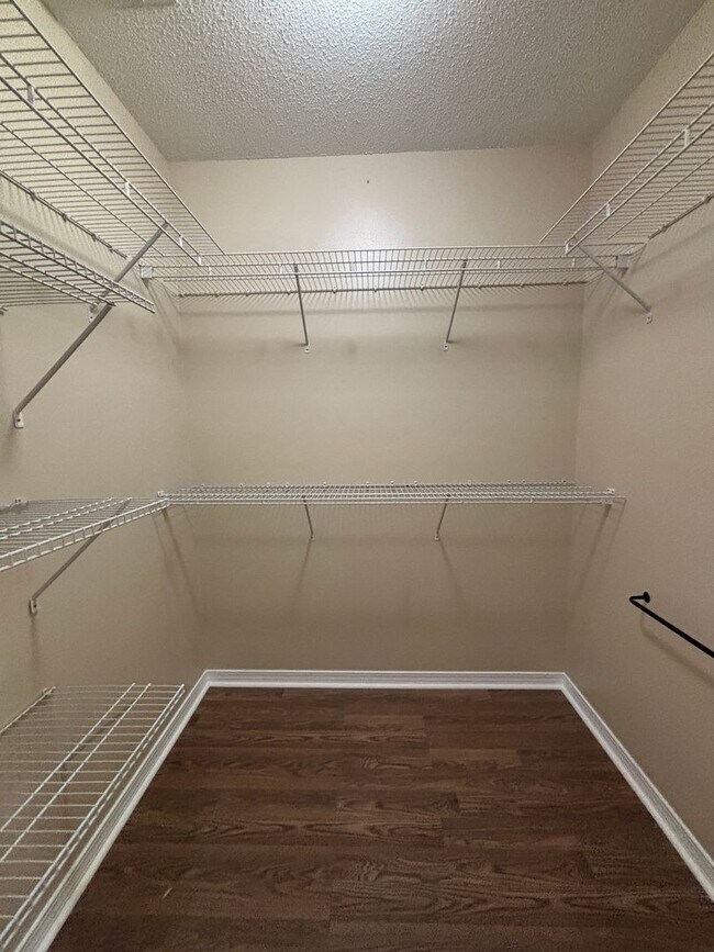 Building Photo - 3421 Cherry Ridge Rd