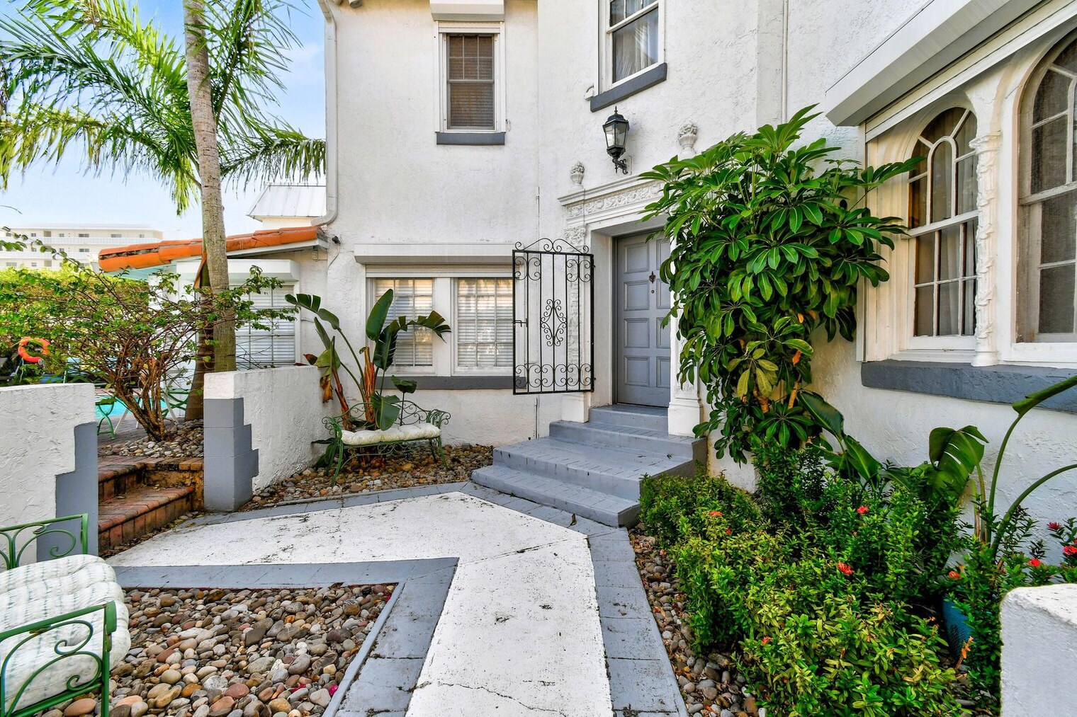 Building Photo - 414 Lake Shore Dr