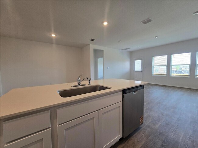 Building Photo - 352 San Juan Trl