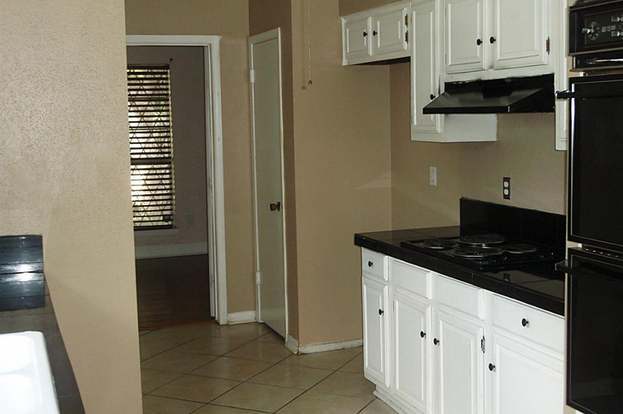 Building Photo - 13627 Montaigne Dr