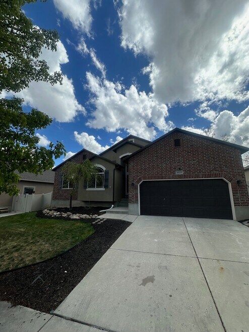 Building Photo - 4433 Mankato St