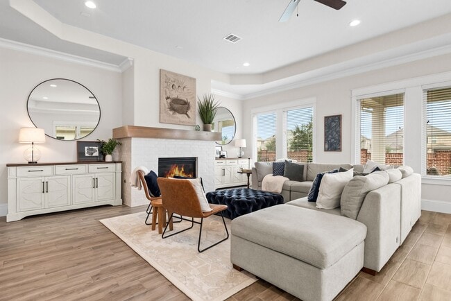 Building Photo - 2335 Pale Star Dr