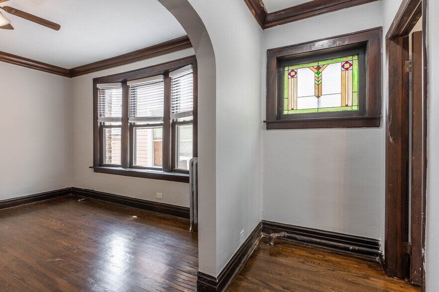 Building Photo - 3817 N Drake Ave