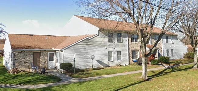 Building Photo - 408 Old State Rd