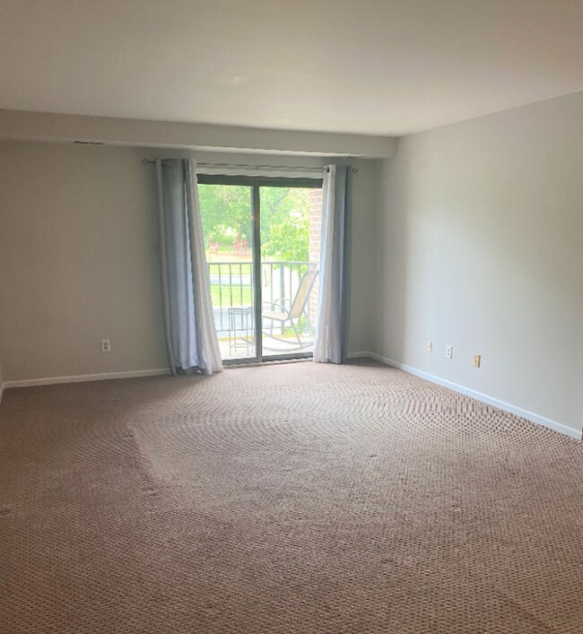 Building Photo - 4509 N Hedgerow Dr