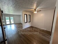 Building Photo - 7734 Betsy Ross Cir