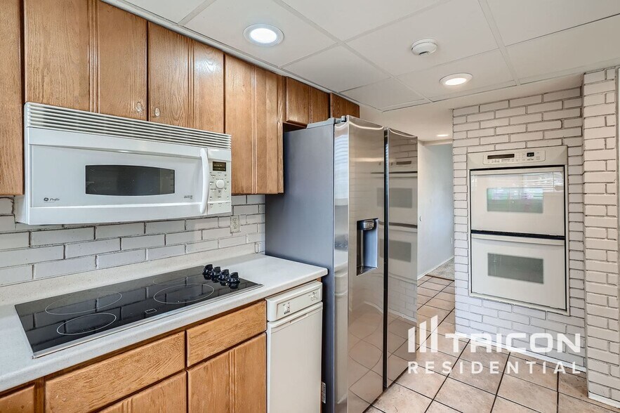 Building Photo - 5152 S Quintero St