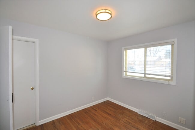 Building Photo - 2545 S Patton Ct
