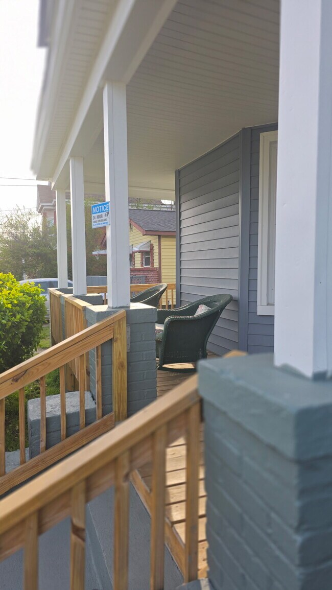 Building Photo - 641 29th St