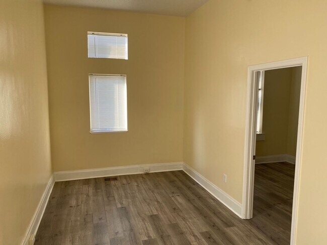 Building Photo - 642 Philadelphia St