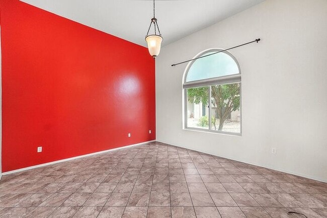 Building Photo - 2 Story-3 Bdrm, All Elecric- Energy Efficient/Vail Schools!