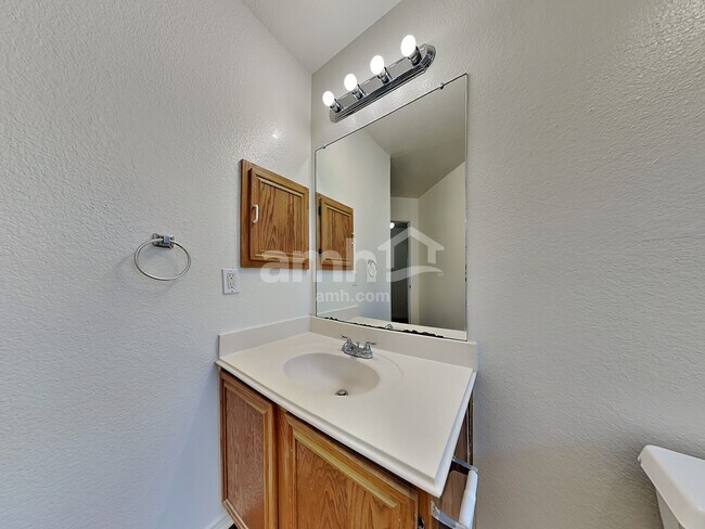 Building Photo - 3806 Evinrude Dr