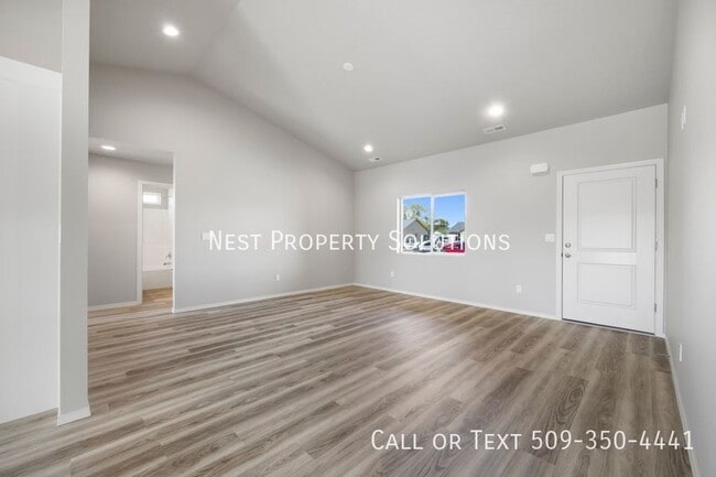 Building Photo - 913 N Washington Ct