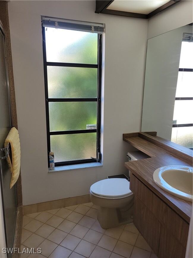 Building Photo - 735 High Pines Dr