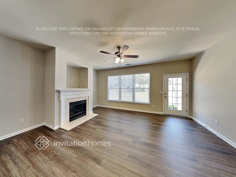 Building Photo - 15604 Carrington Ridge Dr