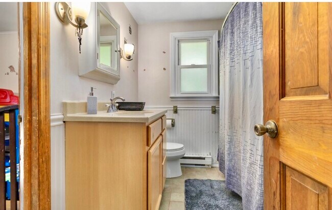 Building Photo - 16 Christina Ct