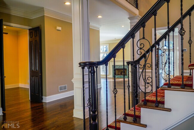 Building Photo - 1127 Ashton Bluff Dr NE